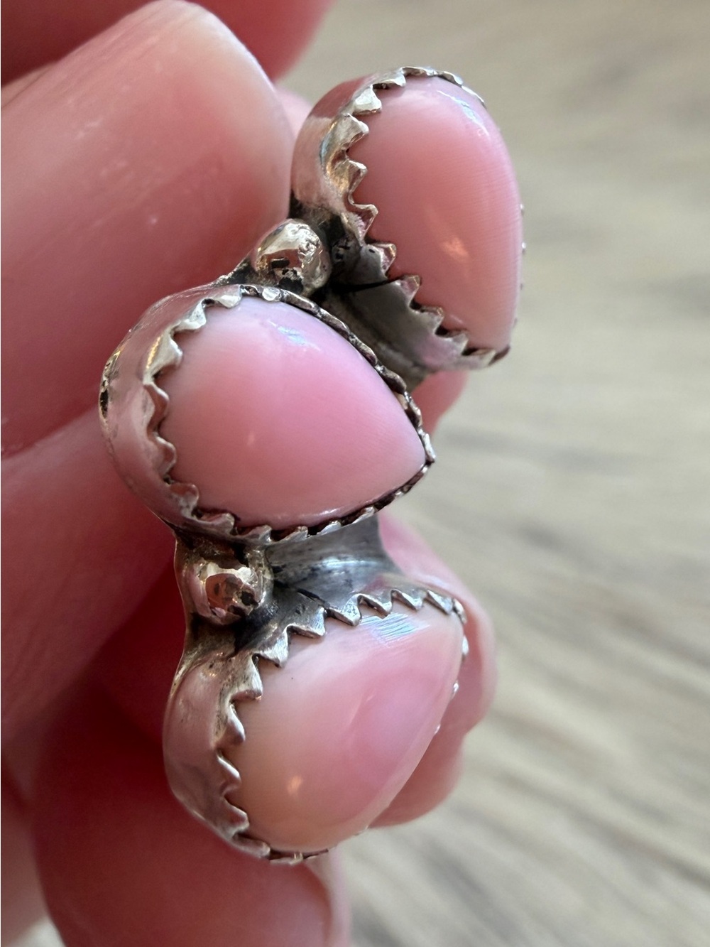 ❤️ Signed Navajo Maxine Ramirez Queen Pink Conch Half Cluster Native Earrings - Picture 9 of 17